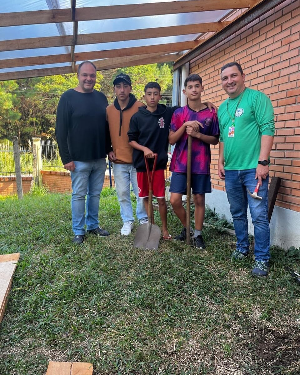 Adir Denardi visita Escola Dante Bertoluci e acompanha melhorias na estrutura e projetos pedagógicos
