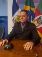 Vereador Alberi Dias solicita retomada urgente das obras da Creche Tio Beto em Canela