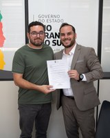 Vereador Felipe Caputo reforça pedido de retroescavadeira para Canela em reunião com a Secretaria Estadual de Agricultura  