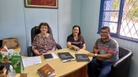 Vereador Joãozinho Silveira visita Secretaria de Assistência Social para tratar de loteamentos populares e outras demandas