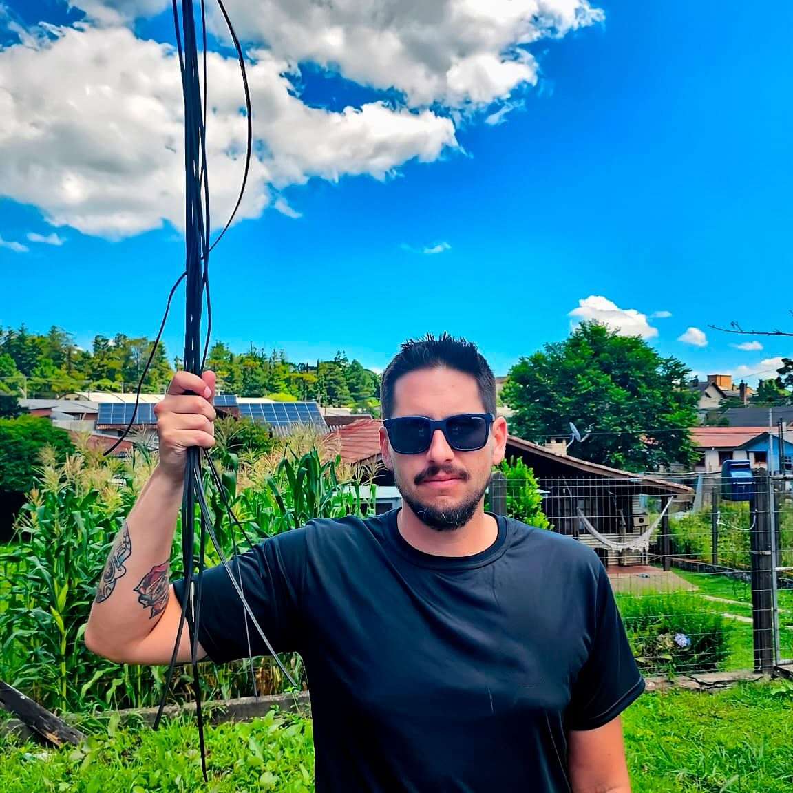 Vereador Lucas Dias propõe remoção de fios inutilizados e estudo para cabeamento subterrâneo em Canela