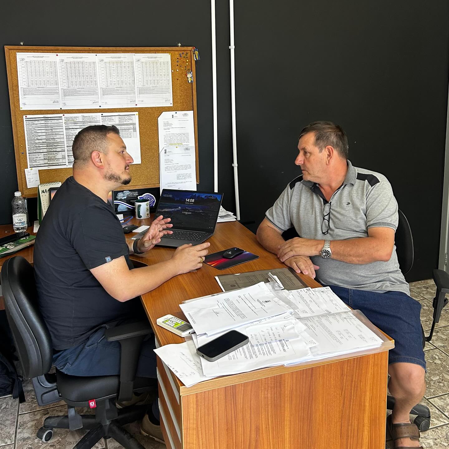 Vereador Nene Abreu busca informações sobre monitoramento, trânsito e veículos abandonados em Canela