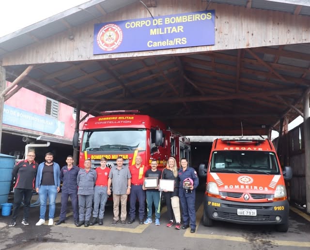 Vereador Nene Abreu homenageia a bombeira militar Jéssika Assmann e todo Corpo de Bombeiros pelo evento Capacete Rosa