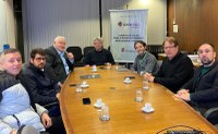 Vereador Rodrigo Rodrigues e vice-prefeito Gilberto Tegner buscam patrocínio para o Festival Internacional de Bonecos de Canela