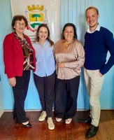 Vereadora Graziela Hoffmann acompanha ações da Assistência Social com a Secretária Carmen Seibt