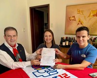 Vereadora Graziela Hoffmann busca recursos para hospital e castramóvel em Canela