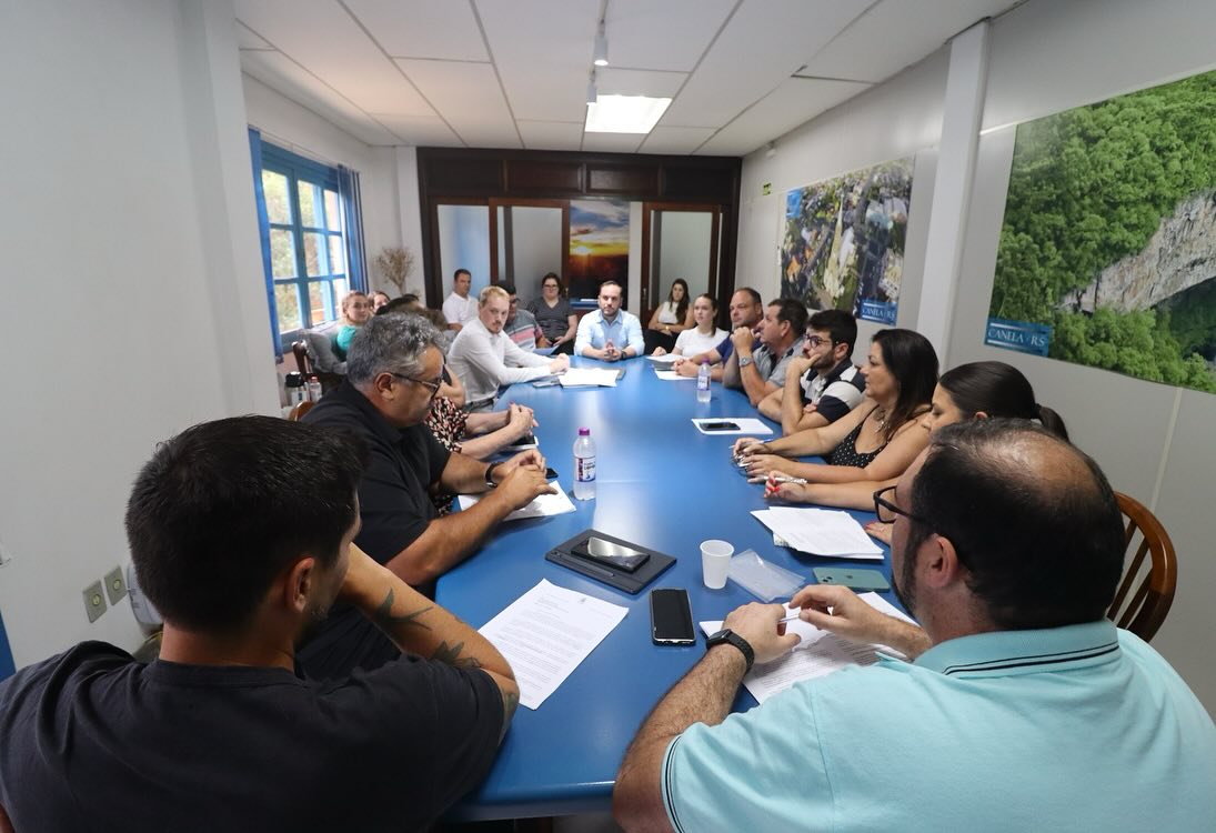 Vereadores recebem Secretários de Assistência Social e Gestão Pública para discutir alternativas para famílias afetadas pelas enchentes e que hoje estão com aluguel social