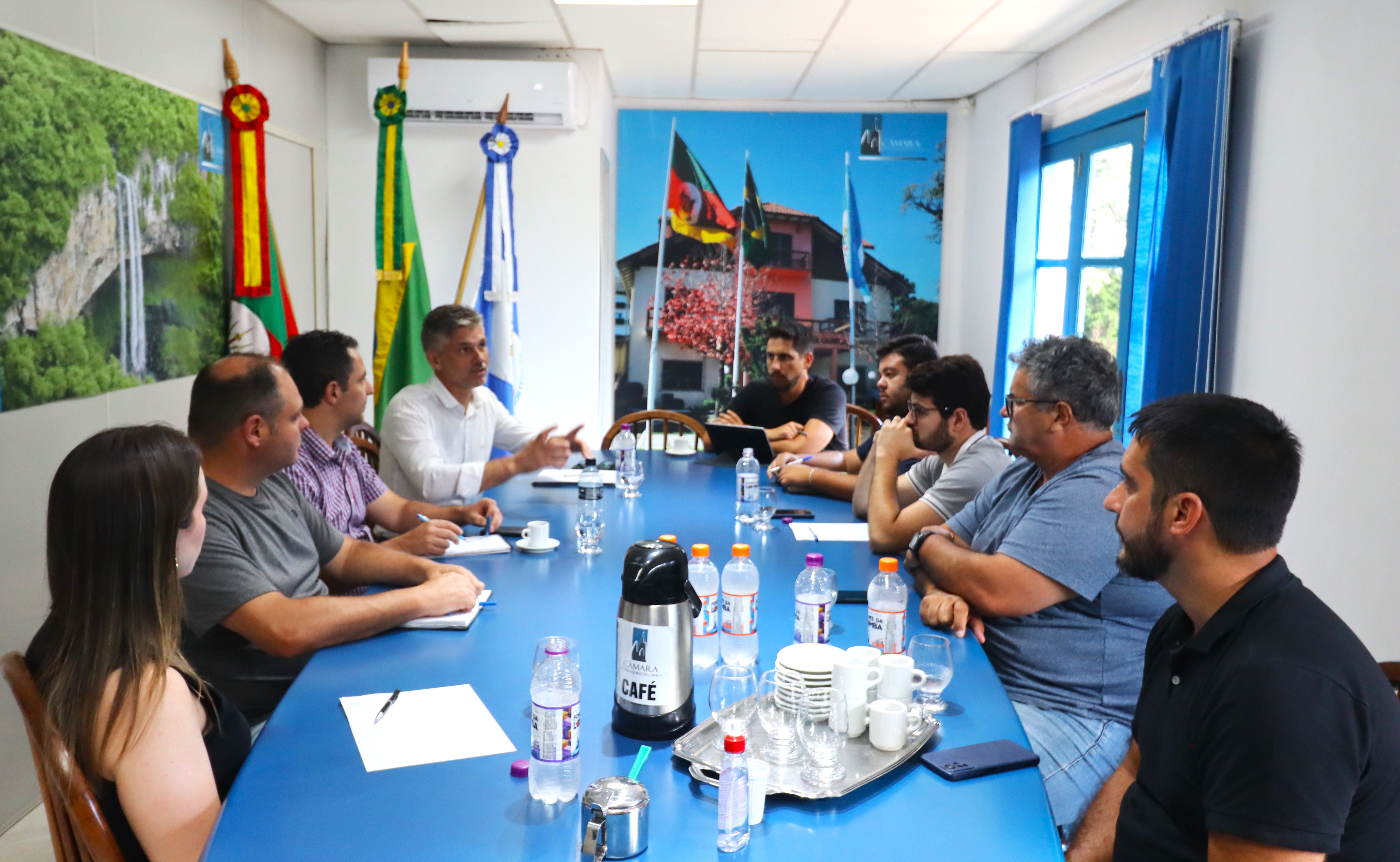 Vereadores se reúnem com representantes da CORSAN para discutir problemas de abastecimento em Canela