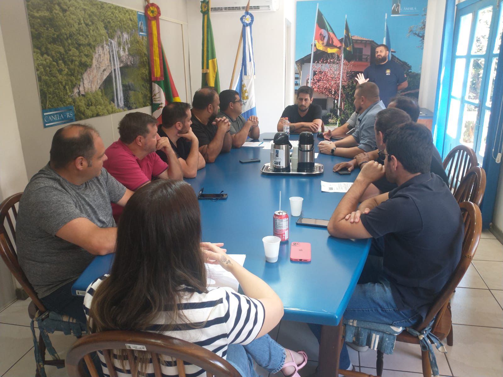 Vereadores se reúnem com Secretário de Trânsito, Transporte e Fiscalização para discutir emenda sobre vistorias no transporte escolar