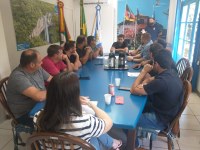 Vereadores se reúnem com Secretário de Trânsito, Transporte e Fiscalização para discutir emenda sobre vistorias no transporte escolar