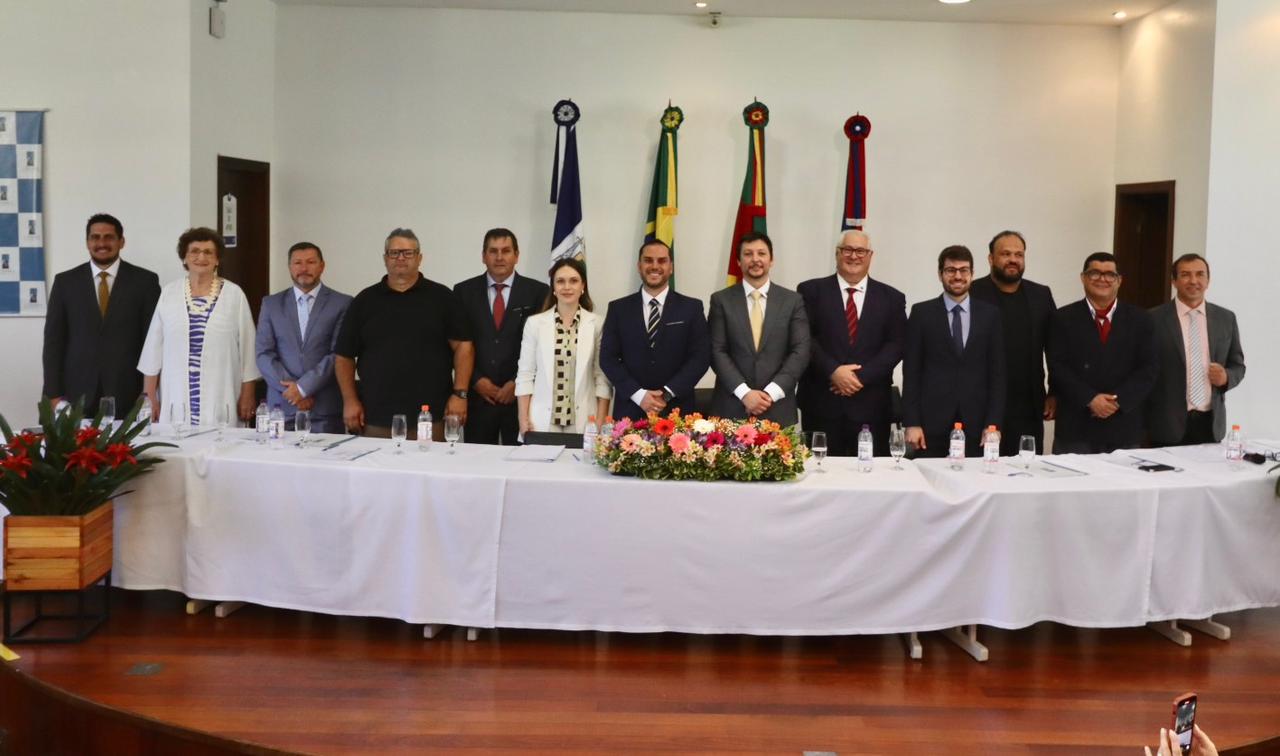 Vereadores tomam posse para a Legislatura 2025/2028